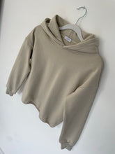 Load image into Gallery viewer, O Y S T E R