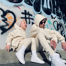 Load image into Gallery viewer, K R E M E