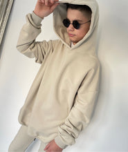 Load image into Gallery viewer, O Y S T E R