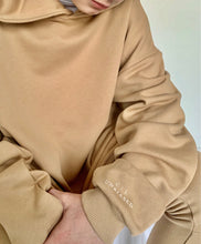 Load image into Gallery viewer, C A R A M E L