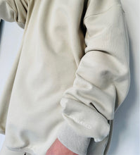 Load image into Gallery viewer, O Y S T E R